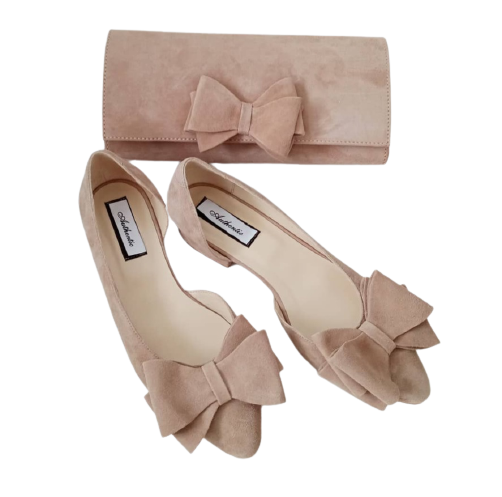 Set format din pantofi din piele intoarsa nude si plic